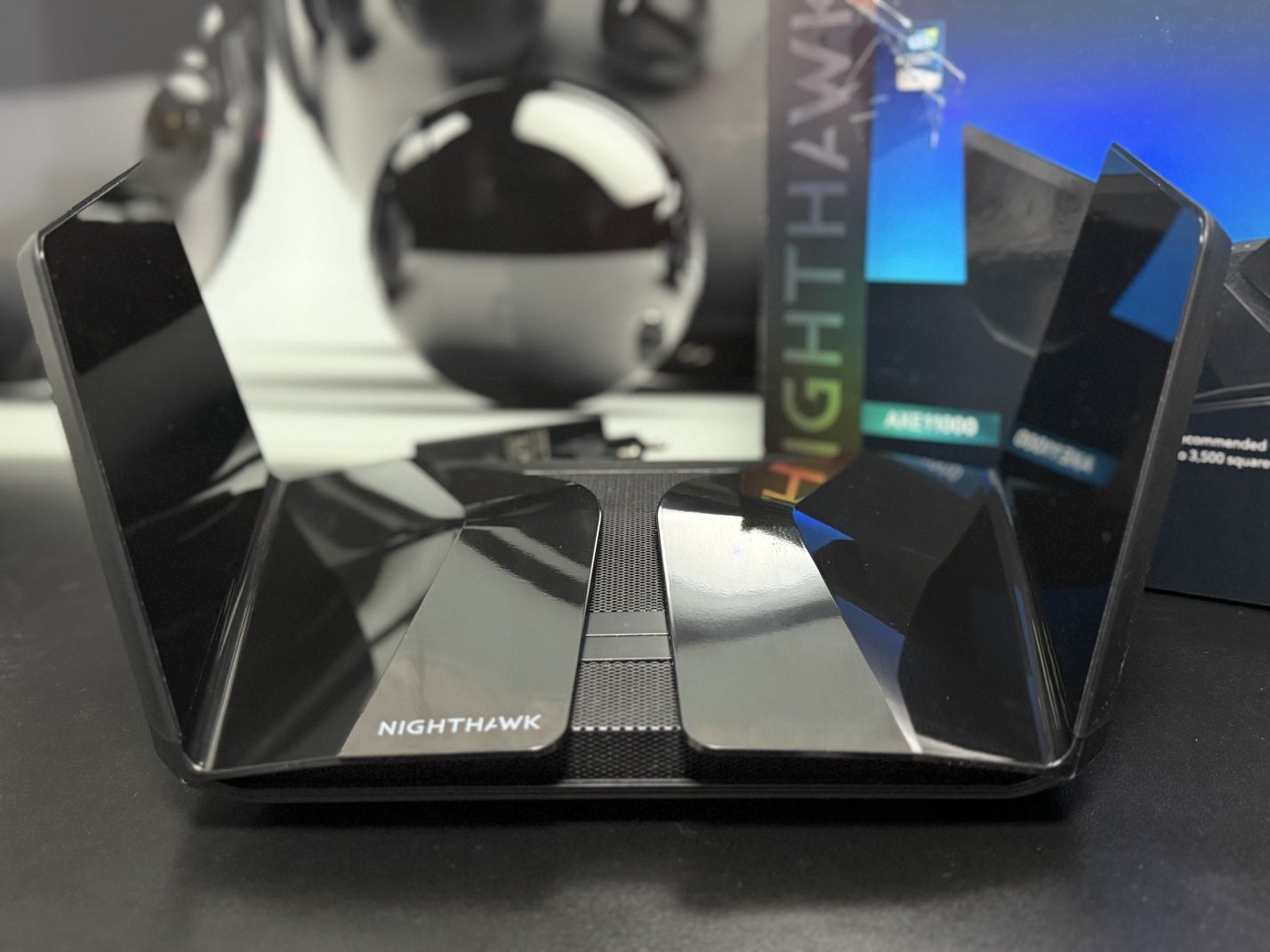 Бездротовий маршрутизатор (роутер) Netgear Nighthawk RAXE500