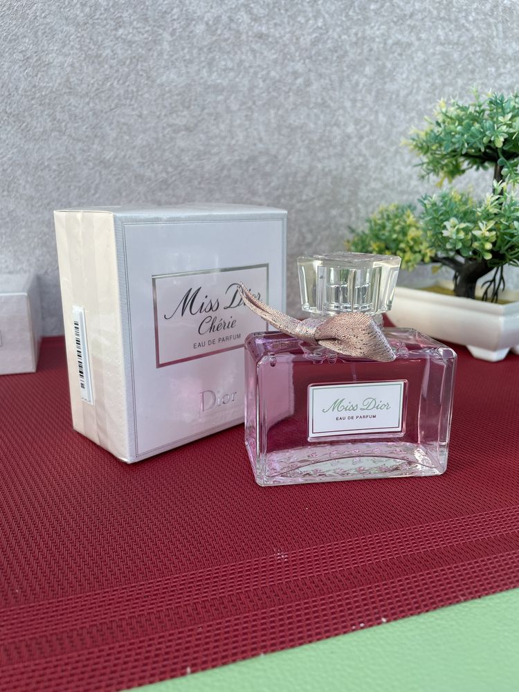 Парфумована вода жіноча Cherie Eau de Parfum 100 мл