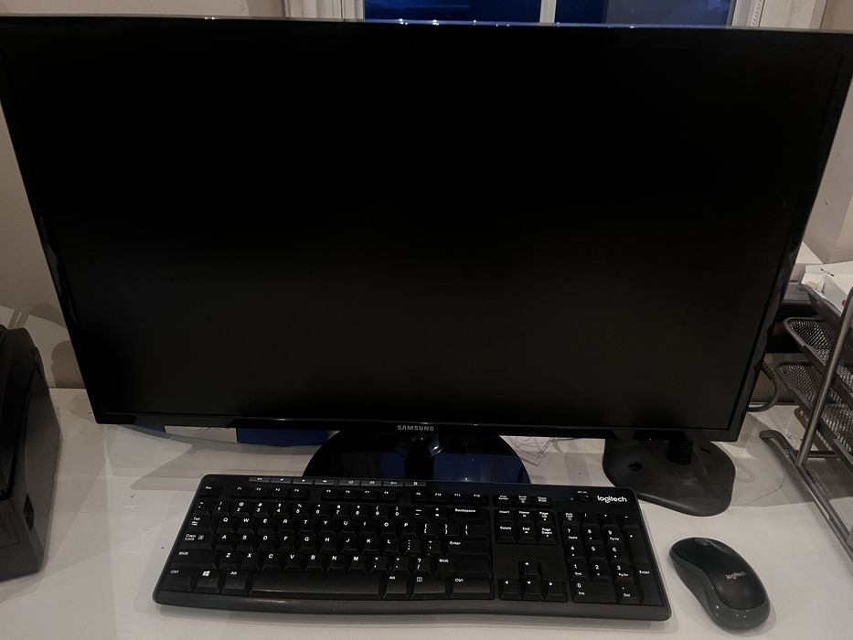Zestaw komputerow komputer Intel Core i5 monitor klawiatura mysz