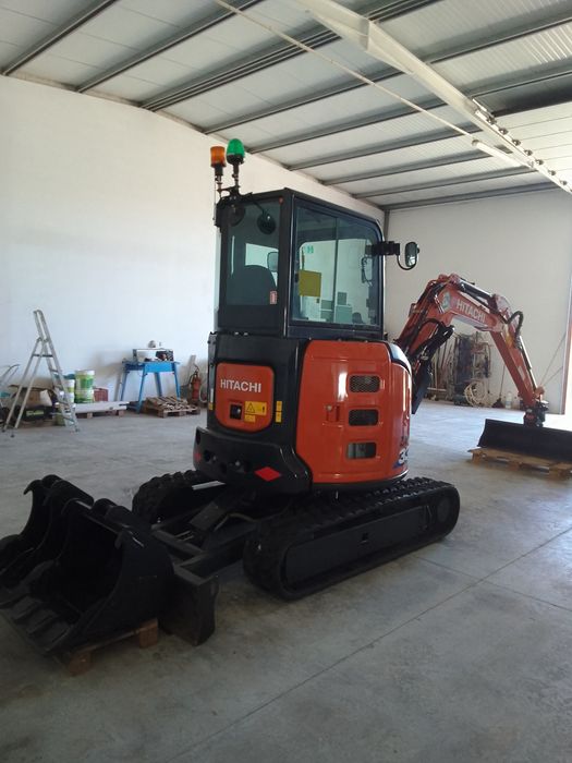 Mini giratória escavadora Hitachi ZX33U, 2022,