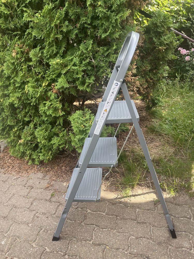Step Ladder foldable