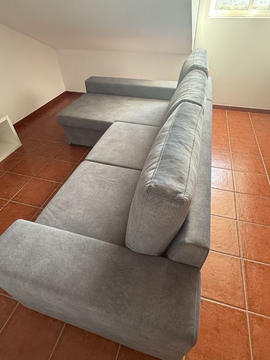 Sofa com chaise longue