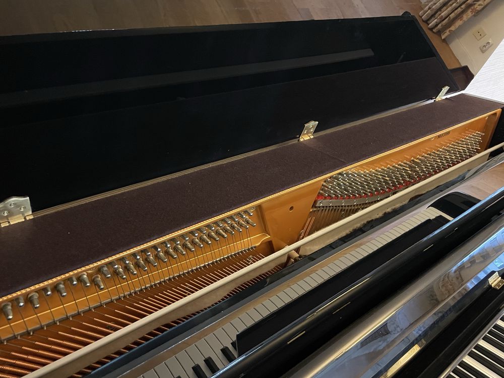 Piano vertical em ótimo estado