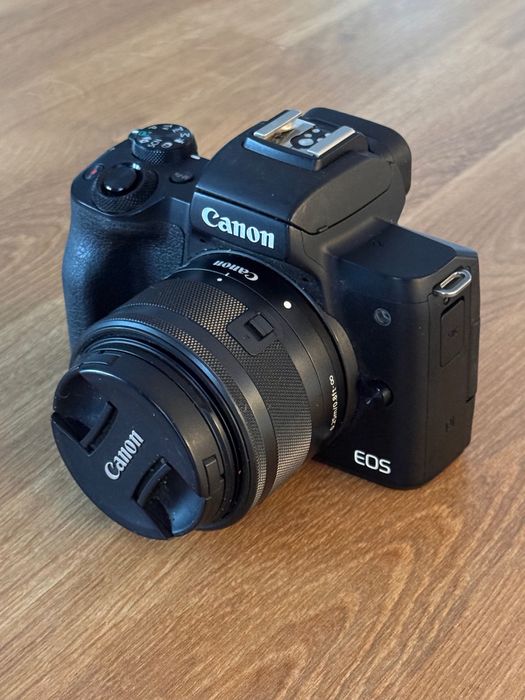 Bezlusterkowiec Canon EOS M50 mark I + obiektywy 15-45 oraz 55-200