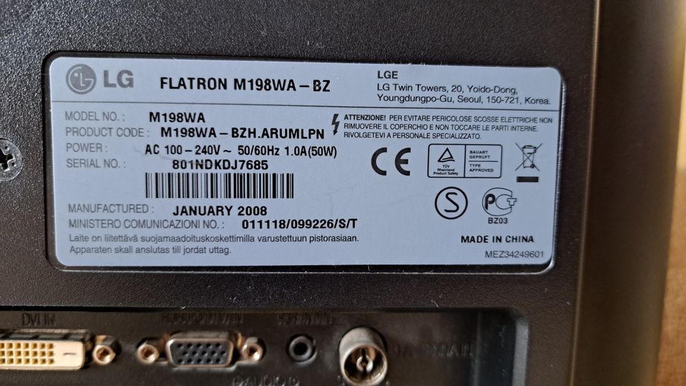 Телевізор монітор  LG Flatron M198WA-BZ.