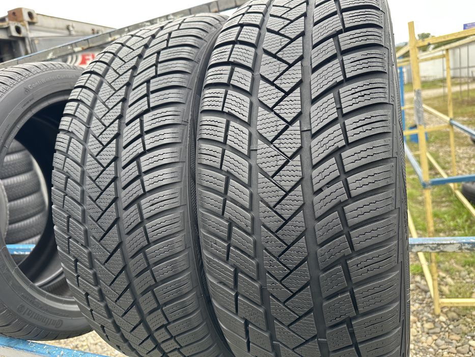 Шини б/у 235/50 R19 Vredestein 2шт