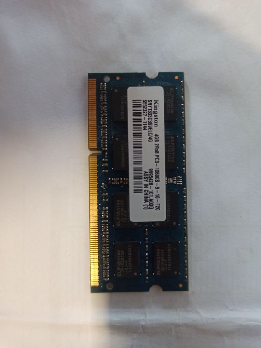 Placas de  RAM 8 GB e 4Gb