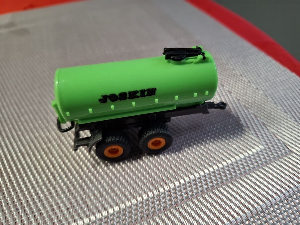Siku beczkowóz model
