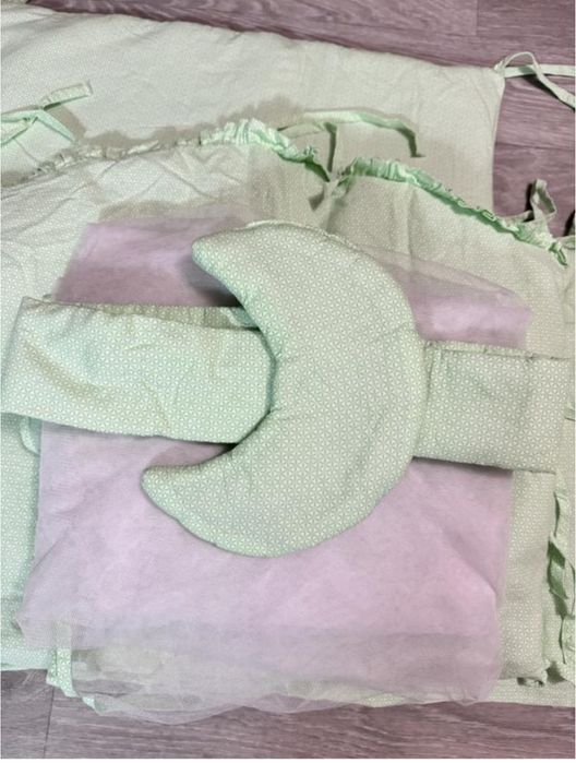 Бортики в детскую кроватку. Захист в дитяче ліжко