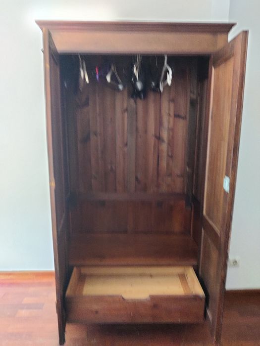 Roupeiro de duas Portas