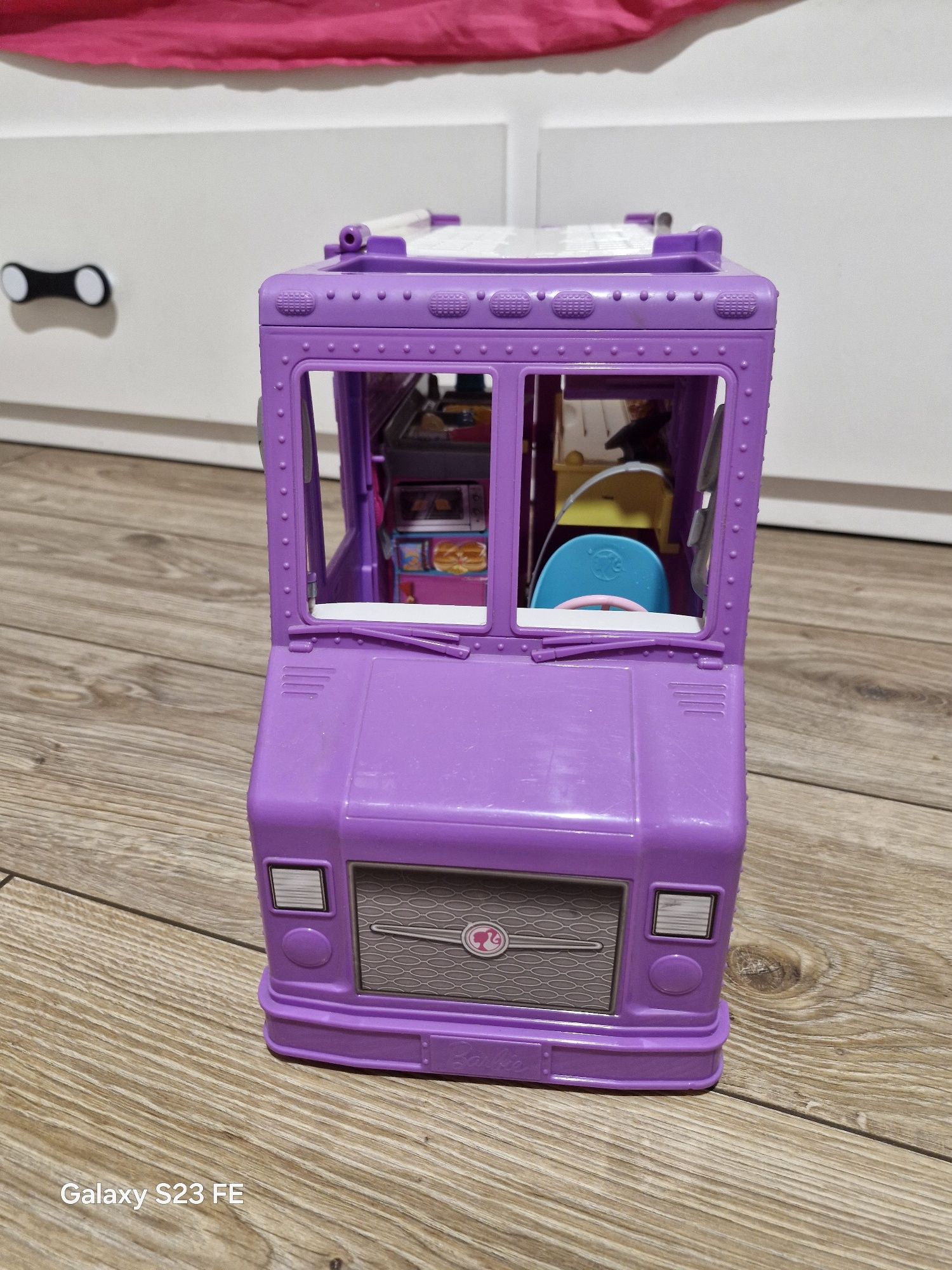 Food truck Barbie