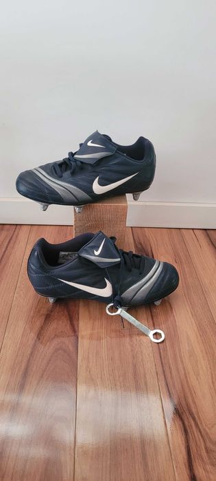 Nike buty skórzane piłkarskie korki,roz38.5