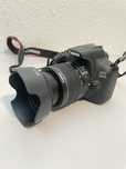 Canon Eos 2000D WiFi com lente 18-55mm e caixa