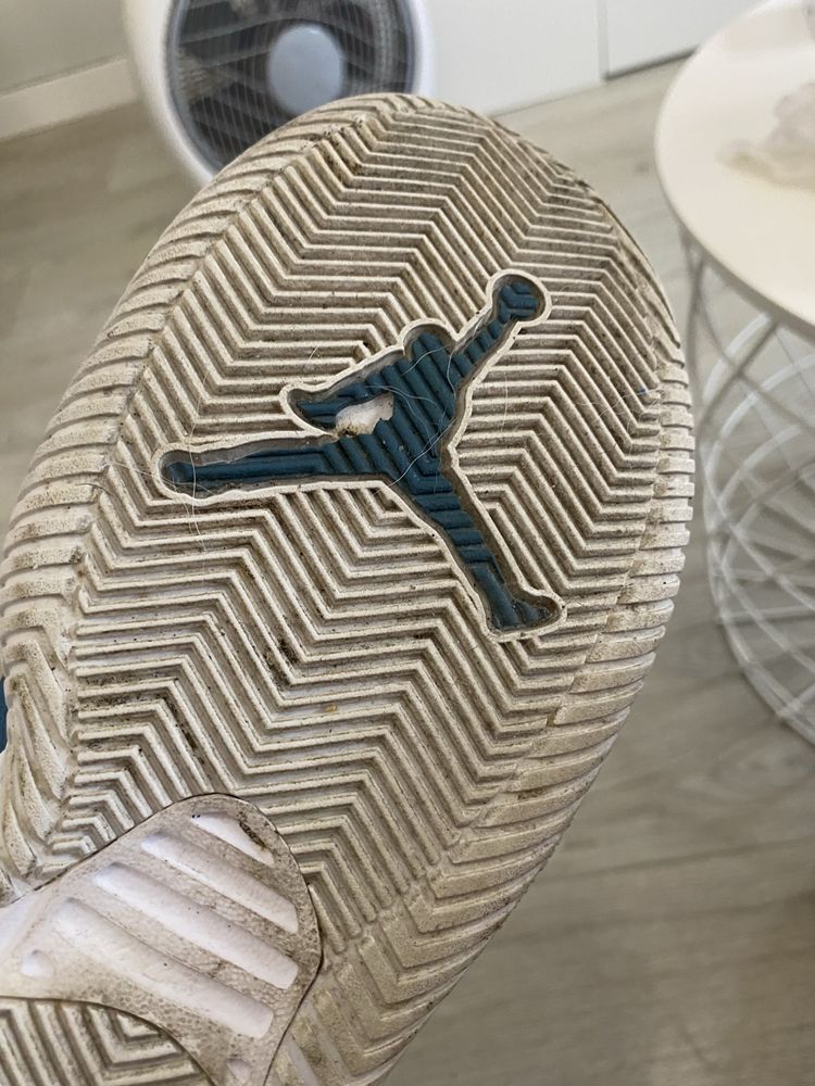 Tenis Jordan tamanho 43
