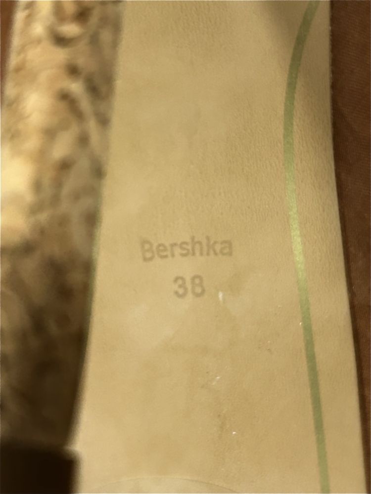 Туфлі Bershka
