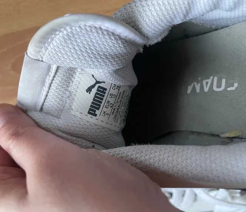 Białe sneakersy sportowe męskie Puma 42/43