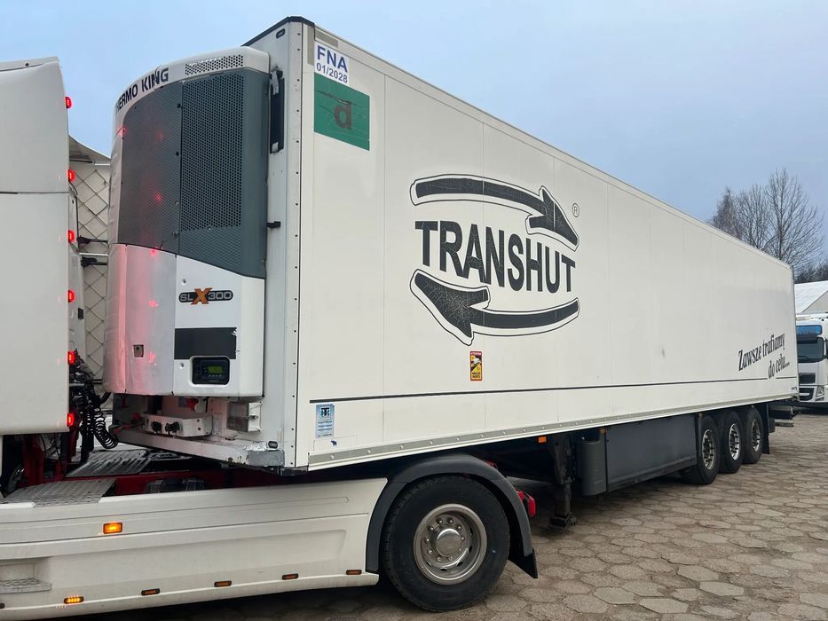 Schmitz Cargobull THERMO KING SLX300 HAKÓWKA / GRUBA ŚCIANA 7 CM / KOSZ PALETOWY / 4 ZAMKNIĘCIA / DIESEL + ELEKTRYK / DRUKARKA / 2012 ROK !!  GRUBA ŚCIANA 7 CM / 4 zamki / Drukarka temperatury / Diesel + Elektryk