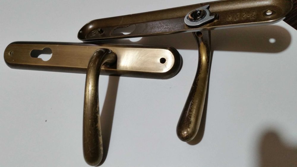 Ручки латунні, Італія