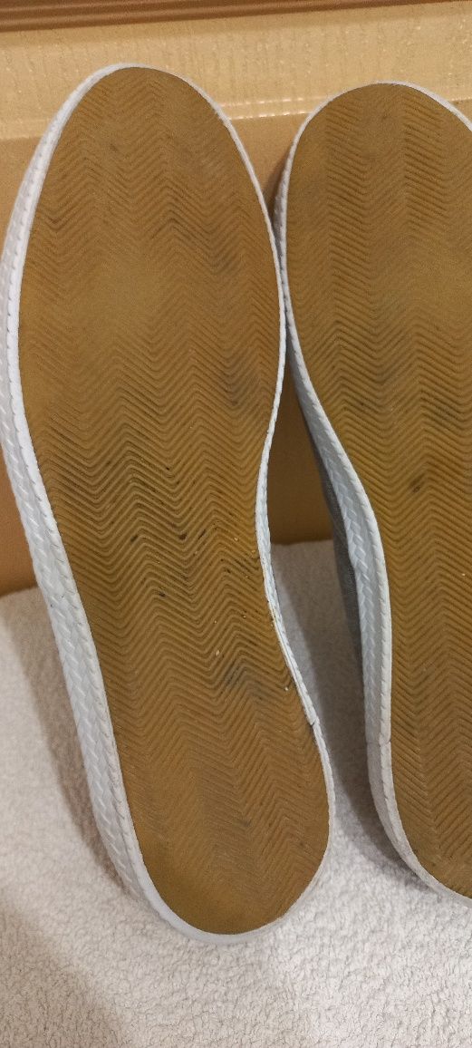 Продам чоловічі оригінальні мокасини