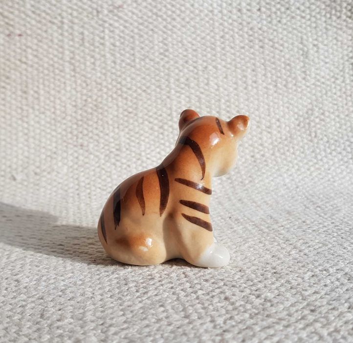 Łomonosow porcelanowa figurka tygrys tygrysek