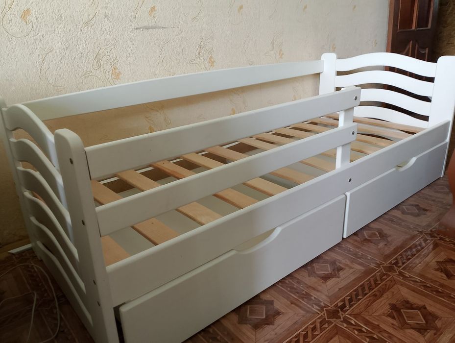 Продам кровать 190 на 85 з матрасом