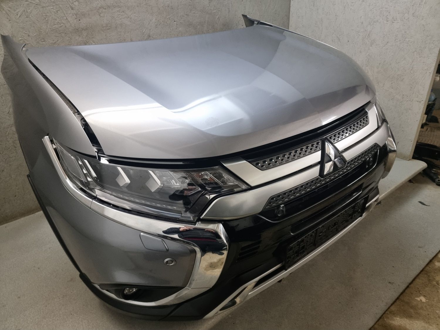 Розборка Mitsubishi Outlander 3 PHEV капот крило двері фара 2015-2021