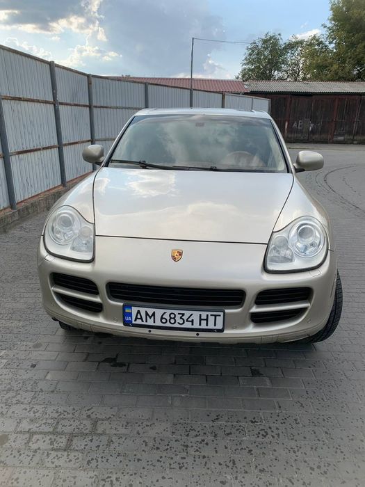 Продам Порше 2005 р в хорошому стані .