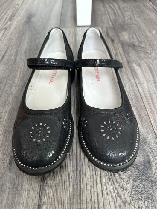 Туфлі для дівчинки