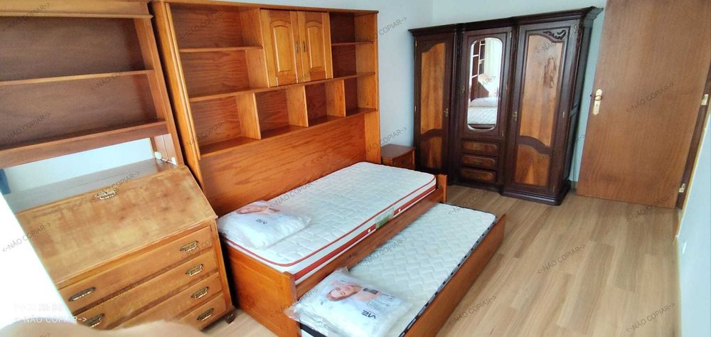 Arrenda-se T2 com sala