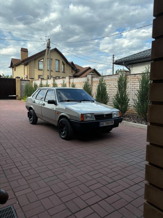Продам ваз 2199 1.6 бензин