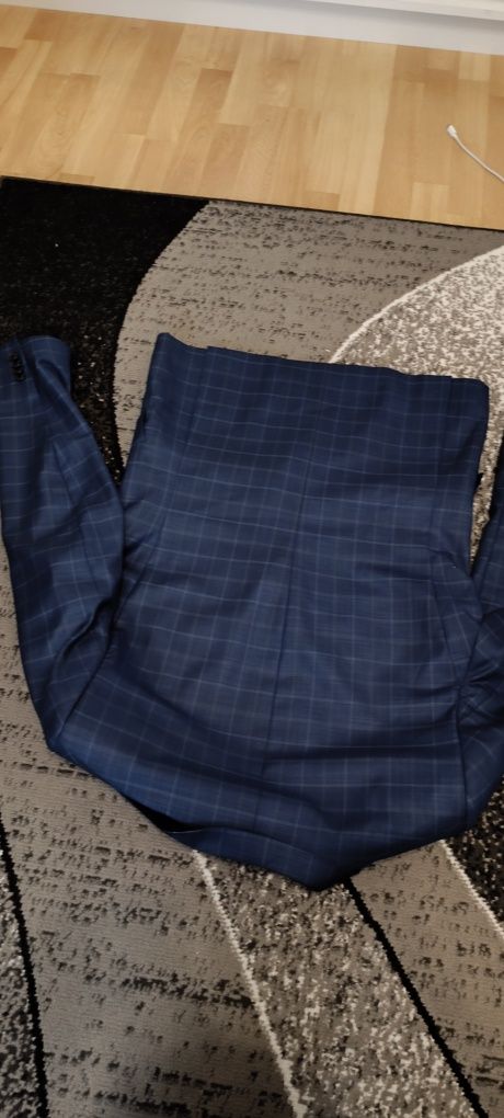 Zamiana Garnitur męski slim fit 54/ 182
