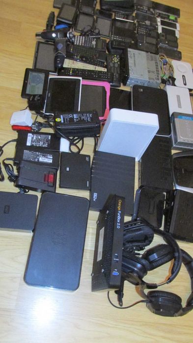 Routery telefony nawigacje tablety słuchawki i inne ok 71szt