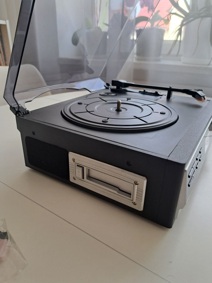 Gramofon Medion, odtwarza płyty I kasety, zapasowe igły