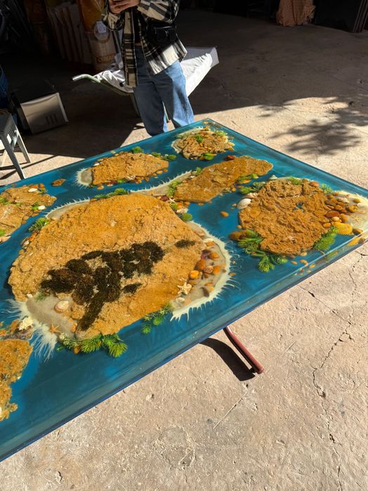 Mesa em Resina com decoração de mar