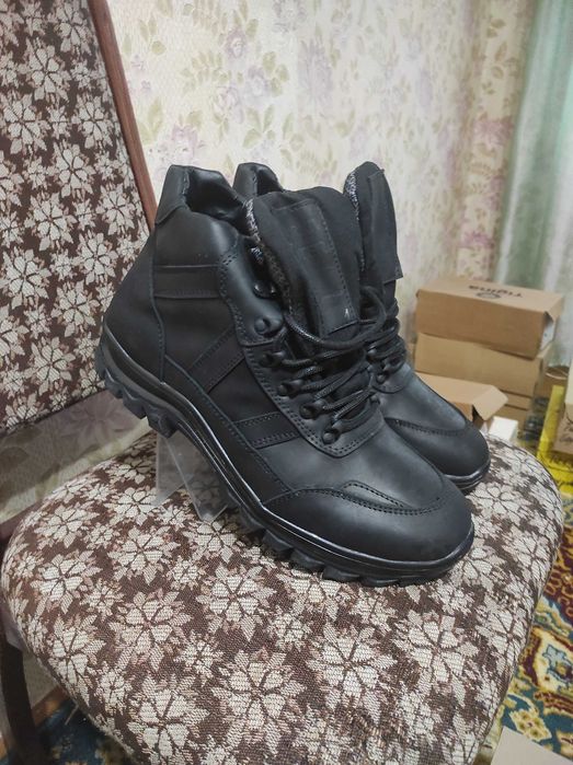 Чоловіче взуття ( черевики/лофери/туфлі/дитяча обув і т.д)