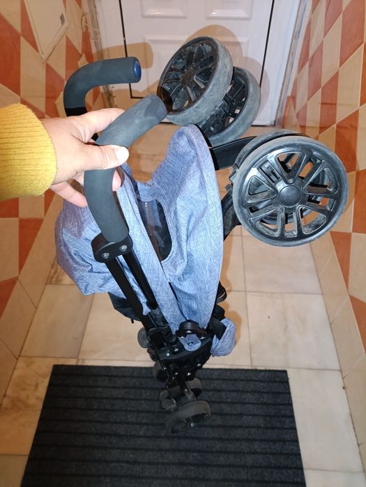 Carro bengala com pouco uso