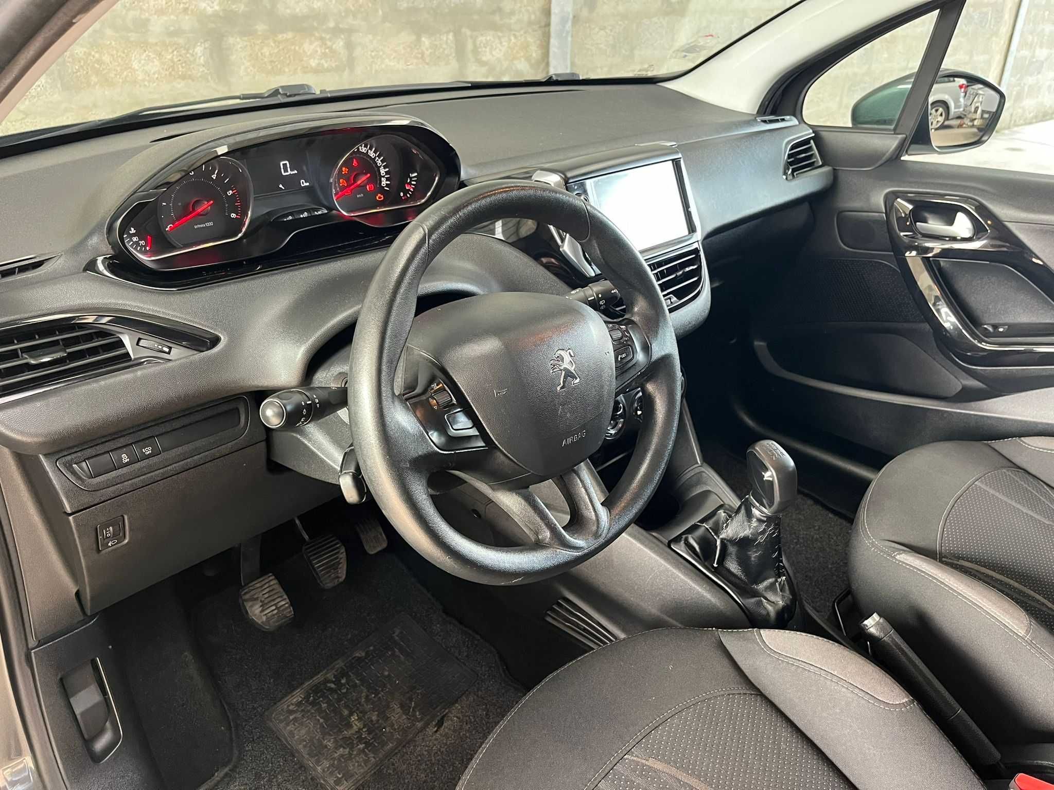 Peugeot 208 1.6 hdi (92 cv)