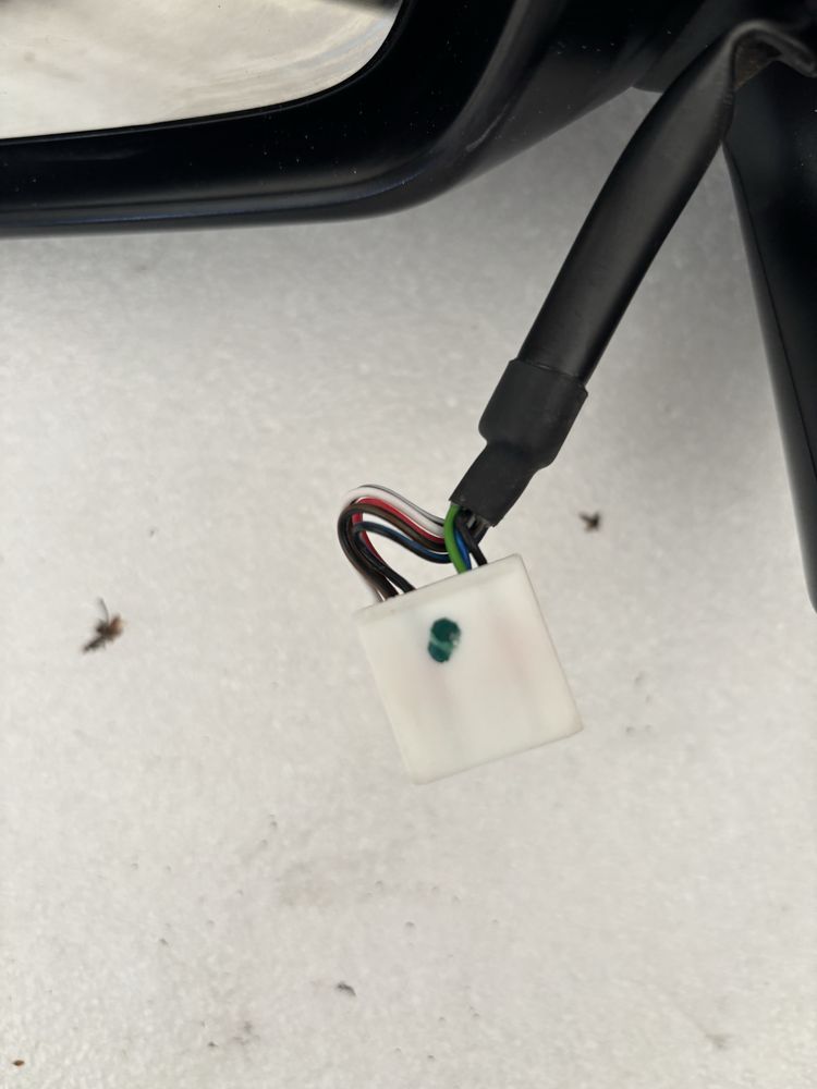 Toyota Yaris Cross lusterko lewe 8PIN 8 PIN EU wkład lusterka szkło