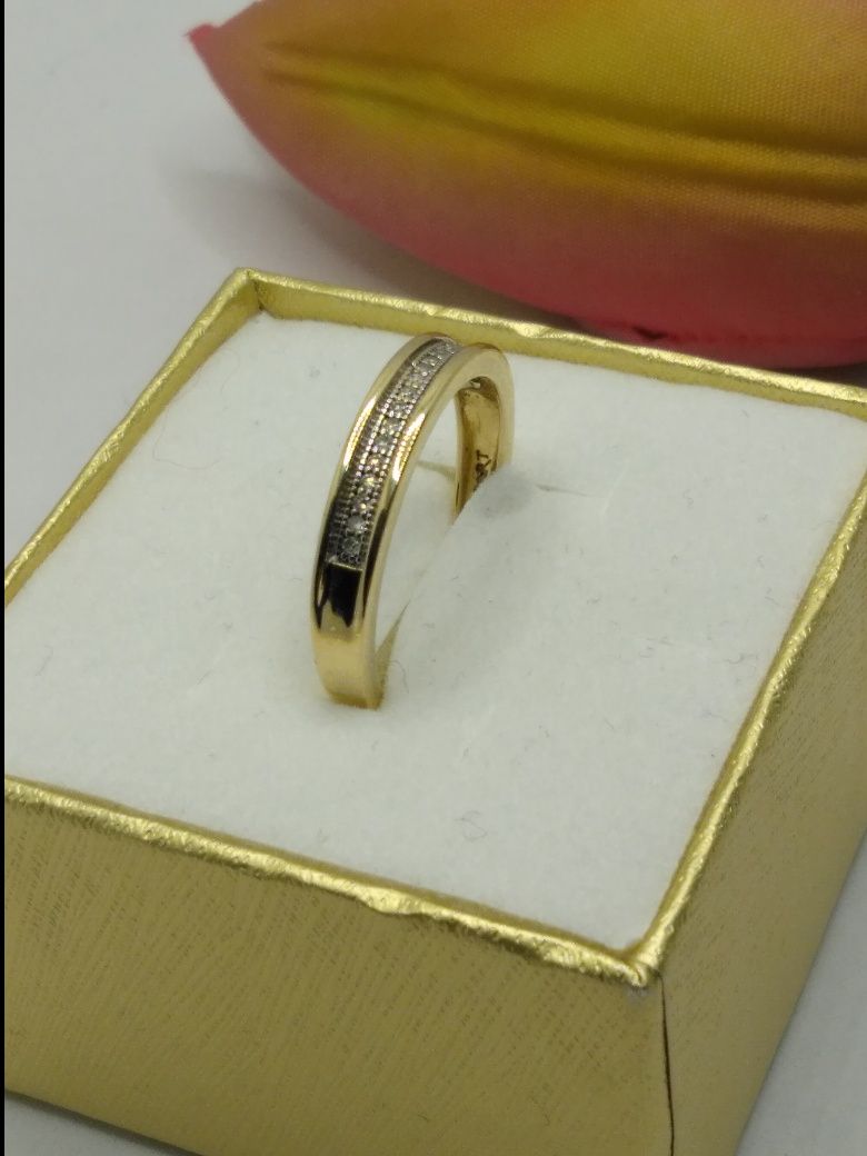 Złoty pierścionek brylanty 0,07 ct, złoto 595 r.14