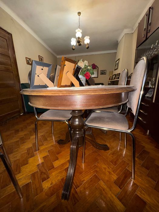 Mesa de jantar extensível + cadeiras