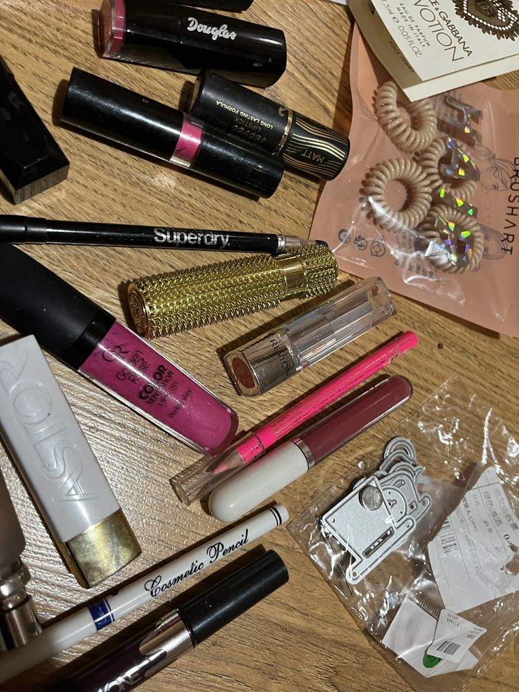 Zestaw kosmetykow douglas superdry primark d&g revlon astor