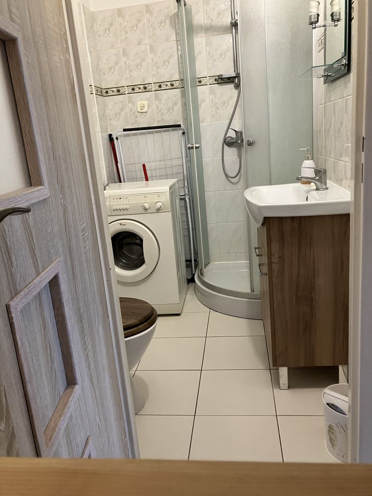 Kawalerka 30m ul. 3 maja, 2 piętro z balkon piwnica