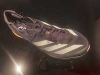 Sprzedam buty damskie sportowe Adidas tzw. kolce -  prawie nowe.