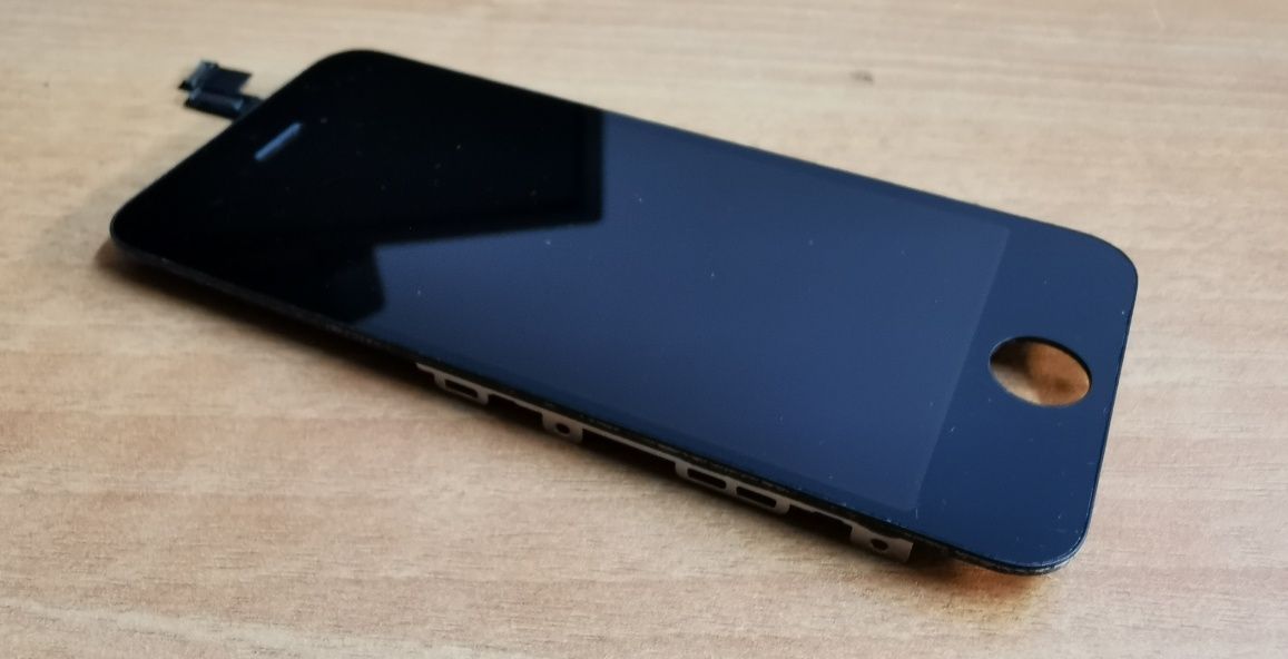 Ekran iPhone 5S/SE czarny demontaż