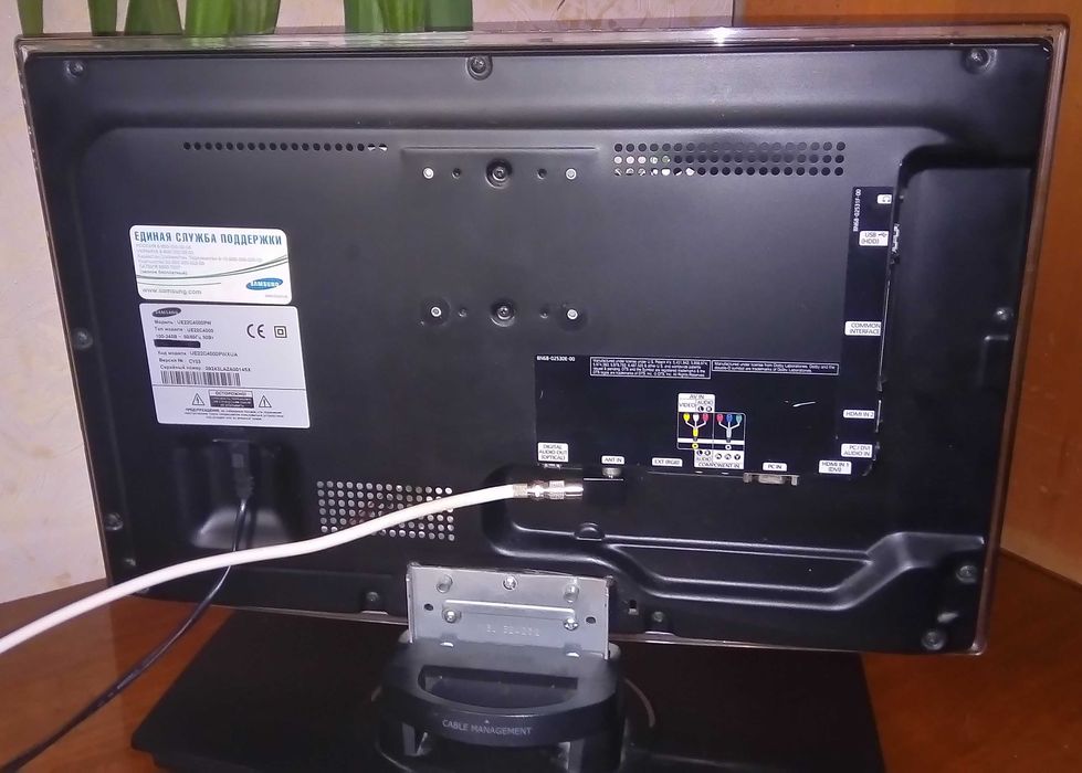 Телевизор 22" Samsung UE22C4000PW  DVB-C, HDMI На кухню, на дачу.