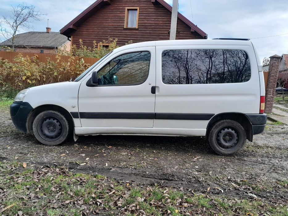 Продам машину Peugeot Partner