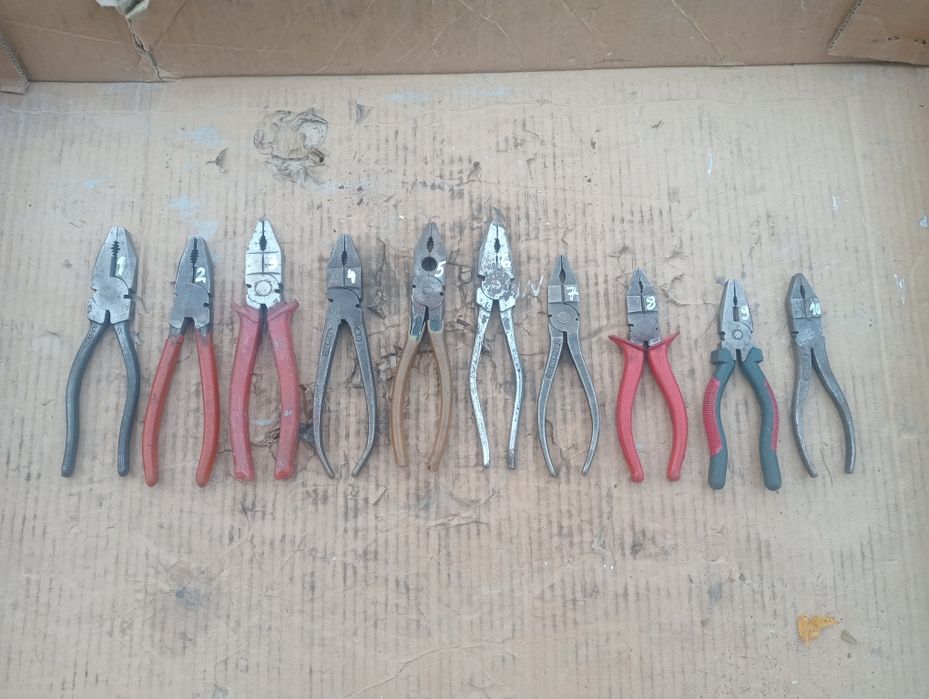 Zestaw starych kolekcjonerskich kombinerek