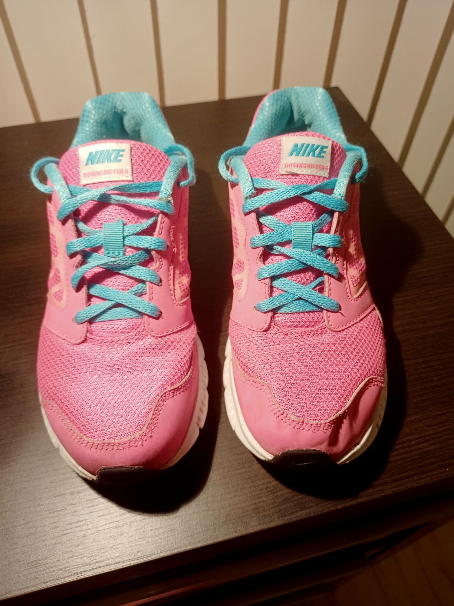 Buty Nike lekkie  dziewczęce sportowe do biegania rozmiar 36