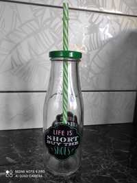 Butelka szklana ze słomką z napisem