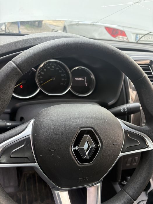 рено логан 2019г